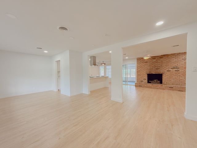 4013 Wedgworth Road S, Fort Worth, TX 76133