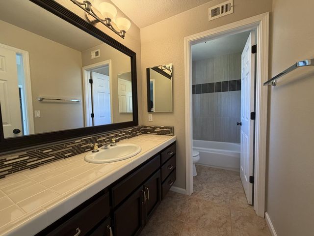 2431 Carr Ct, Rocklin, CA 95765