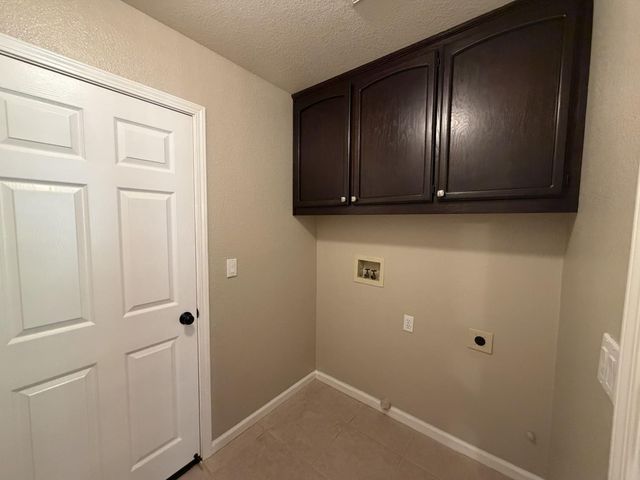 2431 Carr Ct, Rocklin, CA 95765