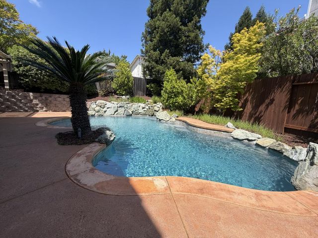 2431 Carr Ct, Rocklin, CA 95765