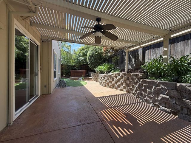 2431 Carr Ct, Rocklin, CA 95765