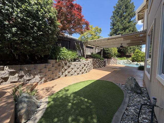 2431 Carr Ct, Rocklin, CA 95765