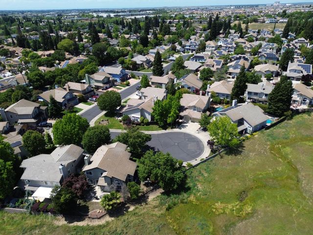 2431 Carr Ct, Rocklin, CA 95765