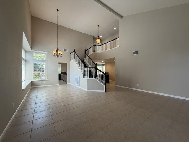 2431 Carr Ct, Rocklin, CA 95765