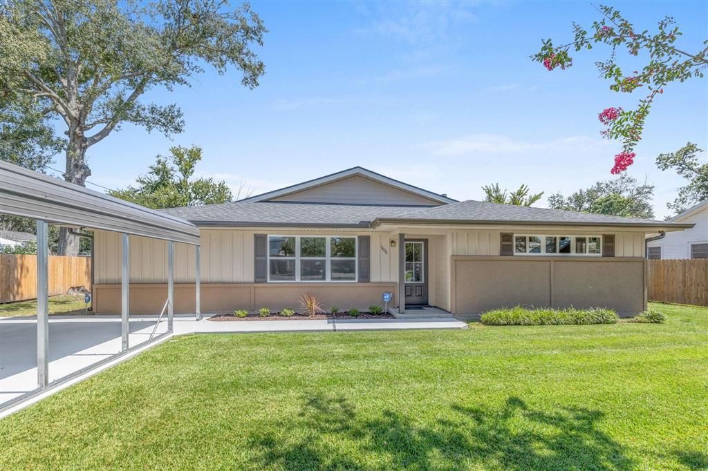 1406 Carol Street, Sulphur, LA 70663