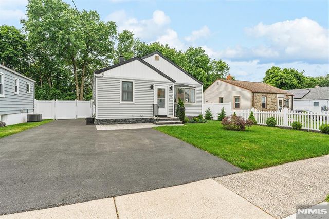 316 Boulevard S, Saddle Brook, NJ 07663