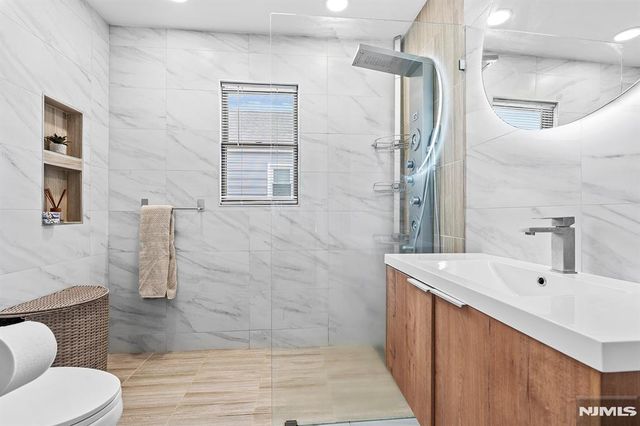 316 Boulevard S, Saddle Brook, NJ 07663