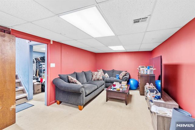 316 Boulevard S, Saddle Brook, NJ 07663