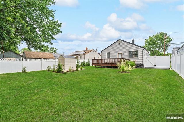 316 Boulevard S, Saddle Brook, NJ 07663