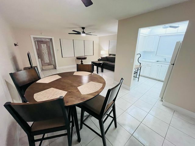 188 Cambridge H, West Palm Beach, FL 33417