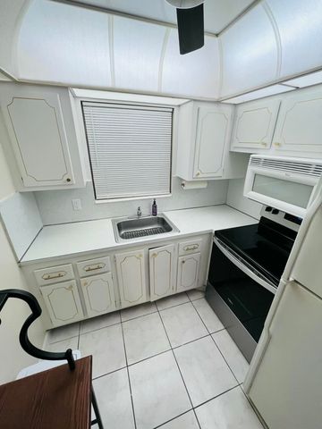 188 Cambridge H, West Palm Beach, FL 33417