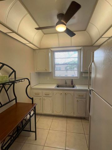 188 Cambridge H, West Palm Beach, FL 33417