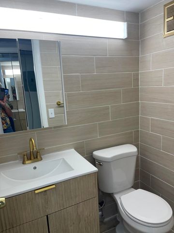 188 Cambridge H, West Palm Beach, FL 33417