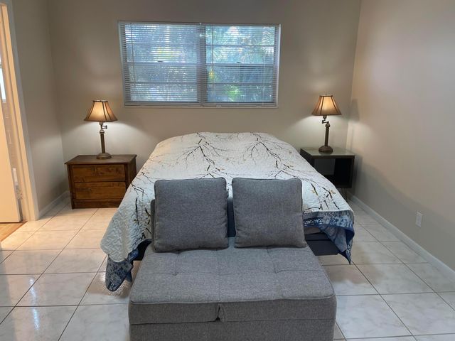 188 Cambridge H, West Palm Beach, FL 33417