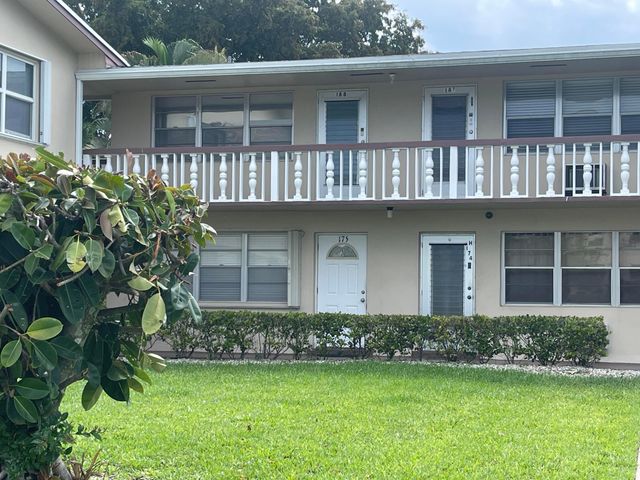 188 Cambridge H, West Palm Beach, FL 33417