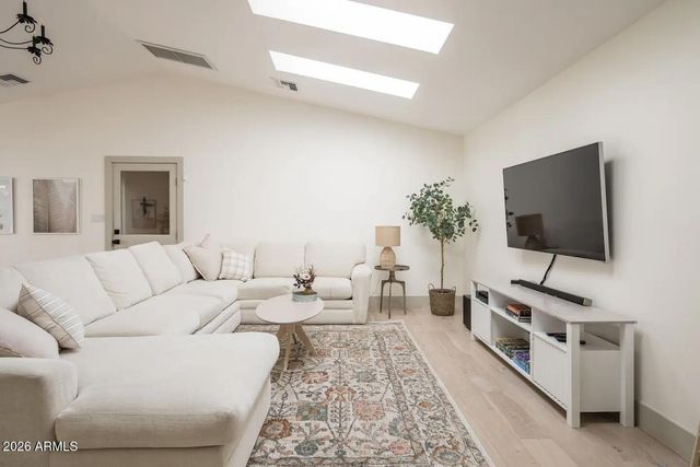 1418 S GRANDVIEW Drive S, Tempe, AZ 85281