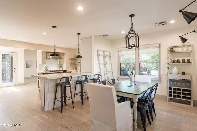 1418 S GRANDVIEW Drive S, Tempe, AZ 85281