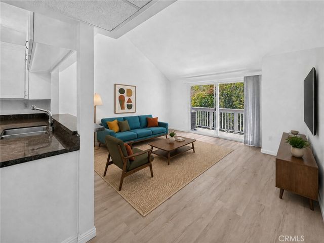 7131 Farralone 46, Canoga Park, CA 91303