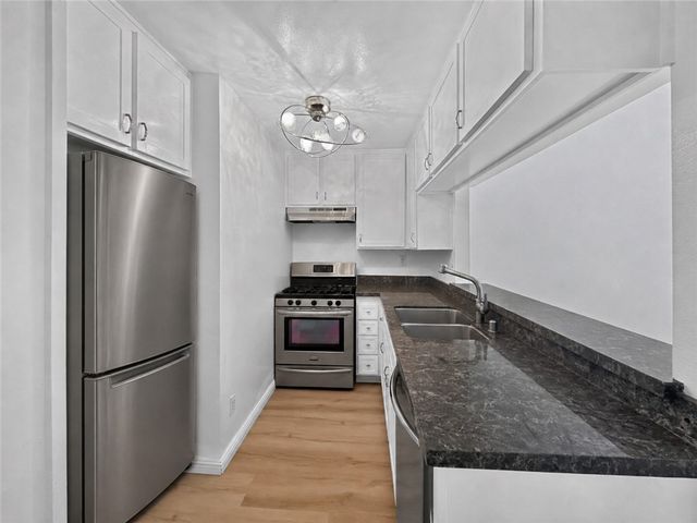7131 Farralone 46, Canoga Park, CA 91303