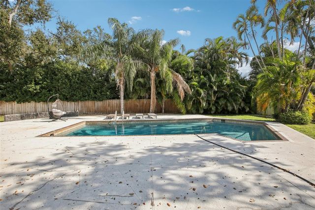 6989 122ND WAY, Seminole, FL 33772