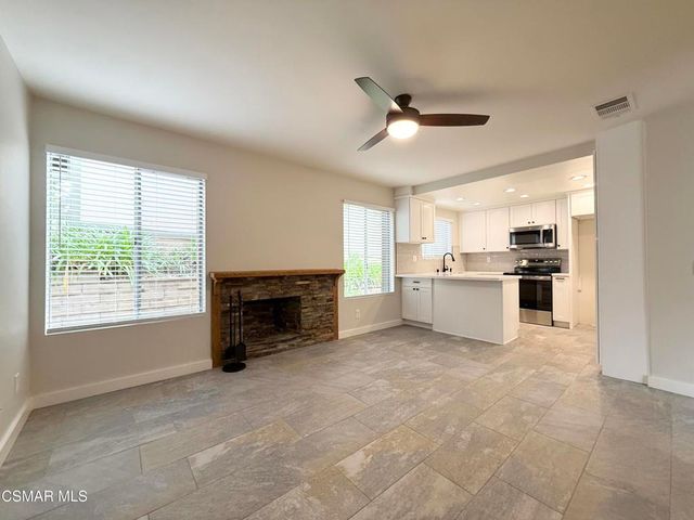 224 Oakleaf Drive 103, Thousand Oaks, CA 91360