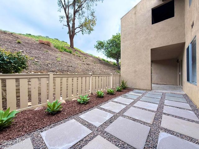 224 Oakleaf Drive 103, Thousand Oaks, CA 91360