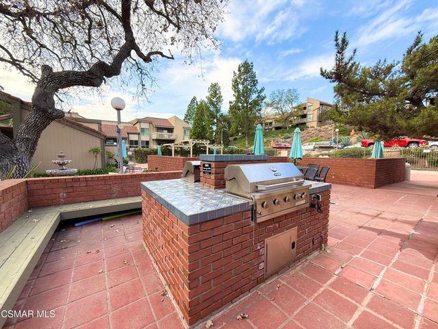 224 Oakleaf Drive 103, Thousand Oaks, CA 91360