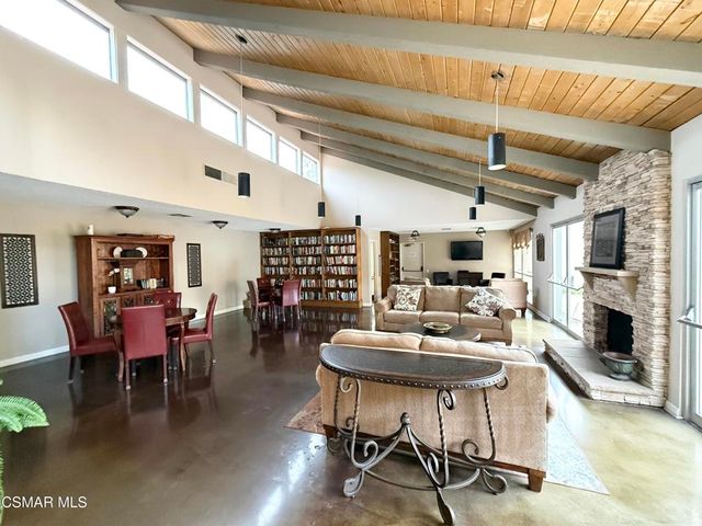 224 Oakleaf Drive 103, Thousand Oaks, CA 91360