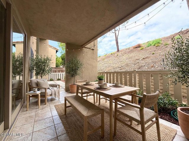 224 Oakleaf Drive 103, Thousand Oaks, CA 91360