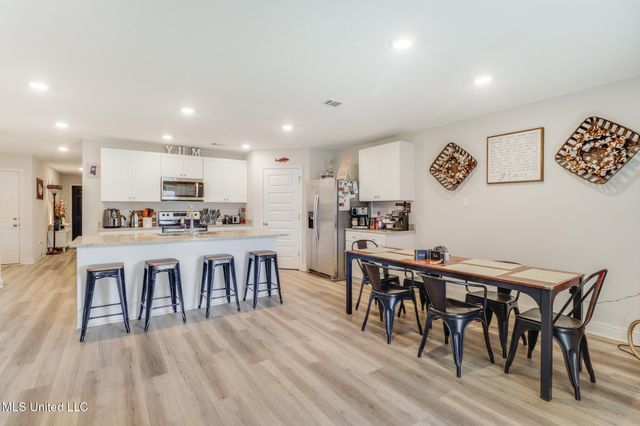 18533 Water Oak Way, Biloxi, MS 39532