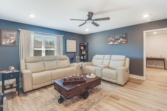 18533 Water Oak Way, Biloxi, MS 39532