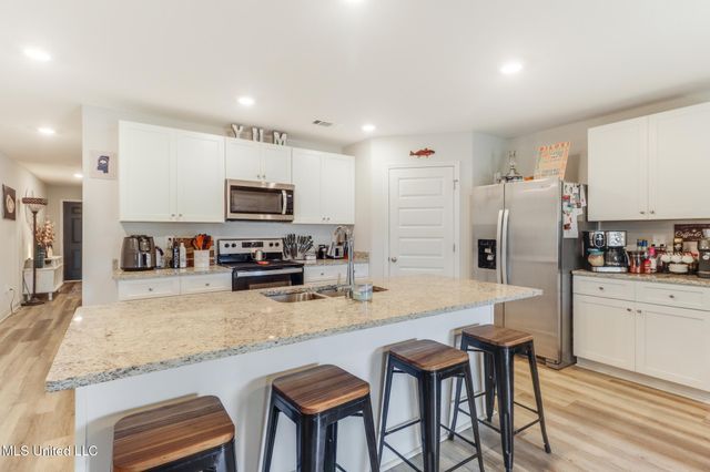 18533 Water Oak Way, Biloxi, MS 39532