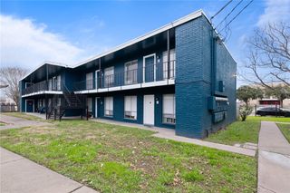 3233 S Staples St 8, Corpus Christi, TX 78411