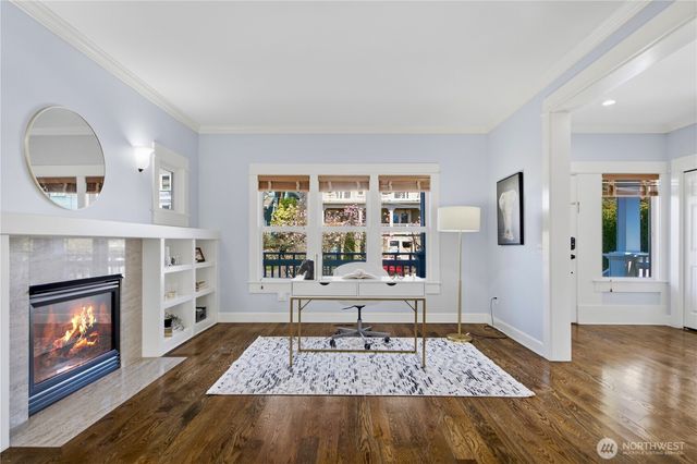 2313 N 39th Street, Seattle, WA 98103