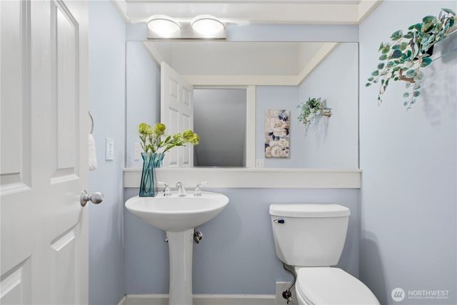 2313 N 39th Street, Seattle, WA 98103