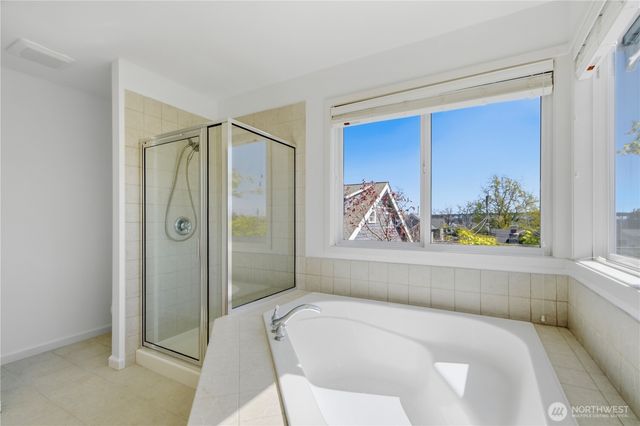 2313 N 39th Street, Seattle, WA 98103