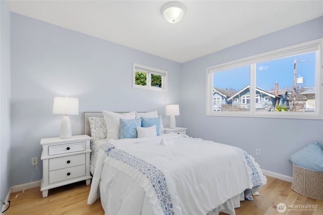 2313 N 39th Street, Seattle, WA 98103