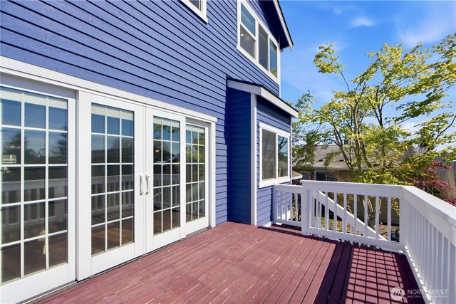 2313 N 39th Street, Seattle, WA 98103