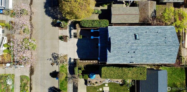 2313 N 39th Street, Seattle, WA 98103