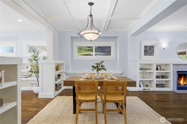 2313 N 39th Street, Seattle, WA 98103