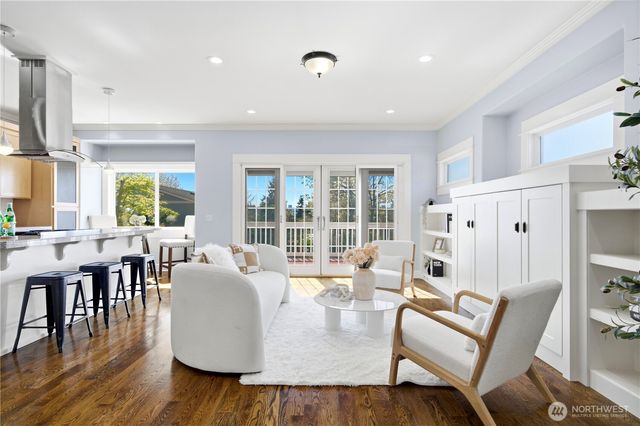 2313 N 39th Street, Seattle, WA 98103