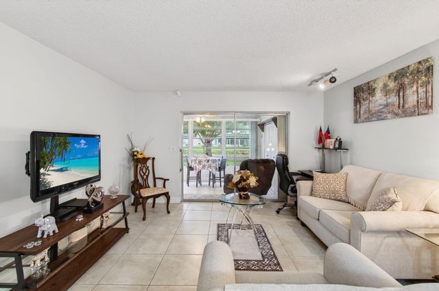 136 Lake Rebecca Drive, West Palm Beach, FL 33411