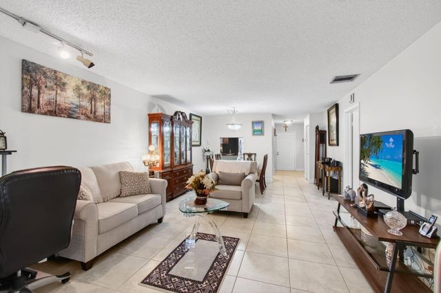 136 Lake Rebecca Drive, West Palm Beach, FL 33411