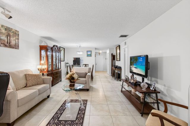 136 Lake Rebecca Drive, West Palm Beach, FL 33411