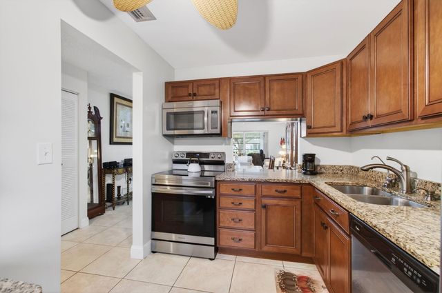 136 Lake Rebecca Drive, West Palm Beach, FL 33411