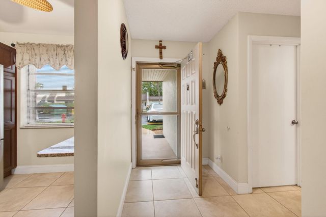 136 Lake Rebecca Drive, West Palm Beach, FL 33411