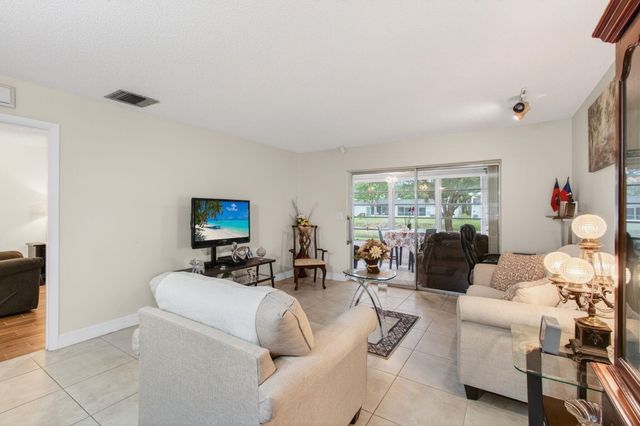 136 Lake Rebecca Drive, West Palm Beach, FL 33411