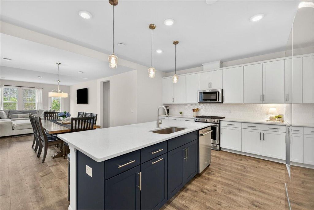 Image 10 of property listing at 210 Wappoo Trace Lane, Summerville, SC 29486