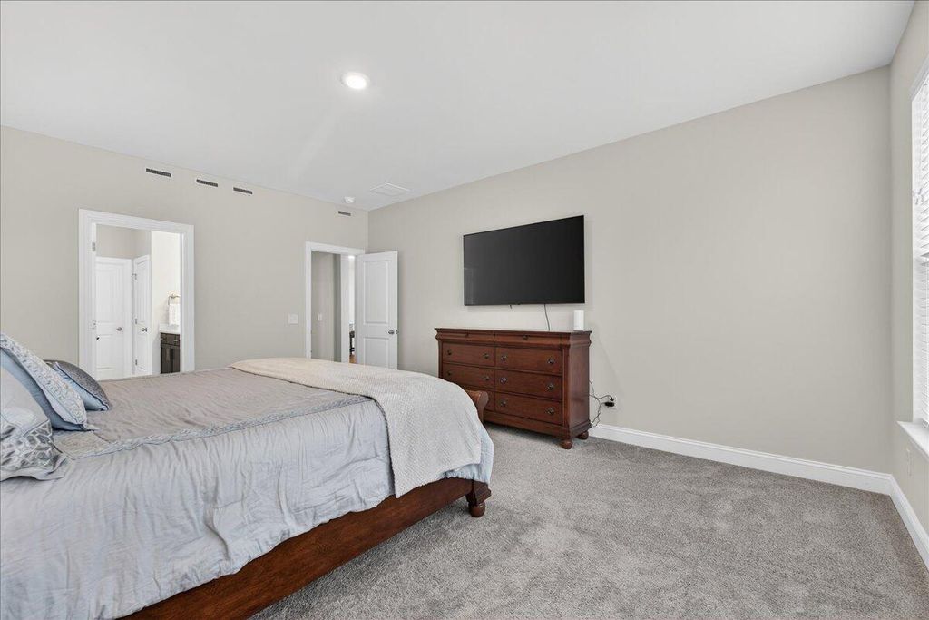 Image 16 of property listing at 210 Wappoo Trace Lane, Summerville, SC 29486