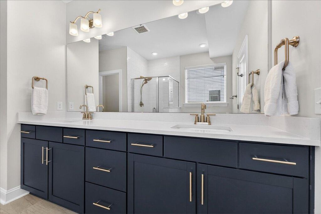 Image 17 of property listing at 210 Wappoo Trace Lane, Summerville, SC 29486